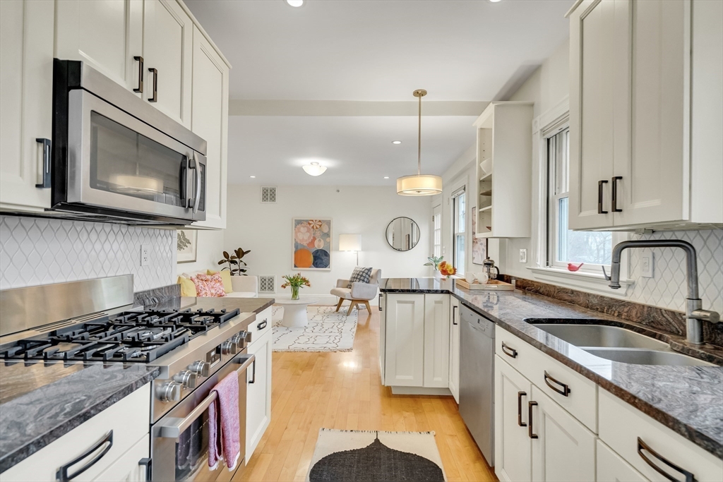 303 Broadway # 1R