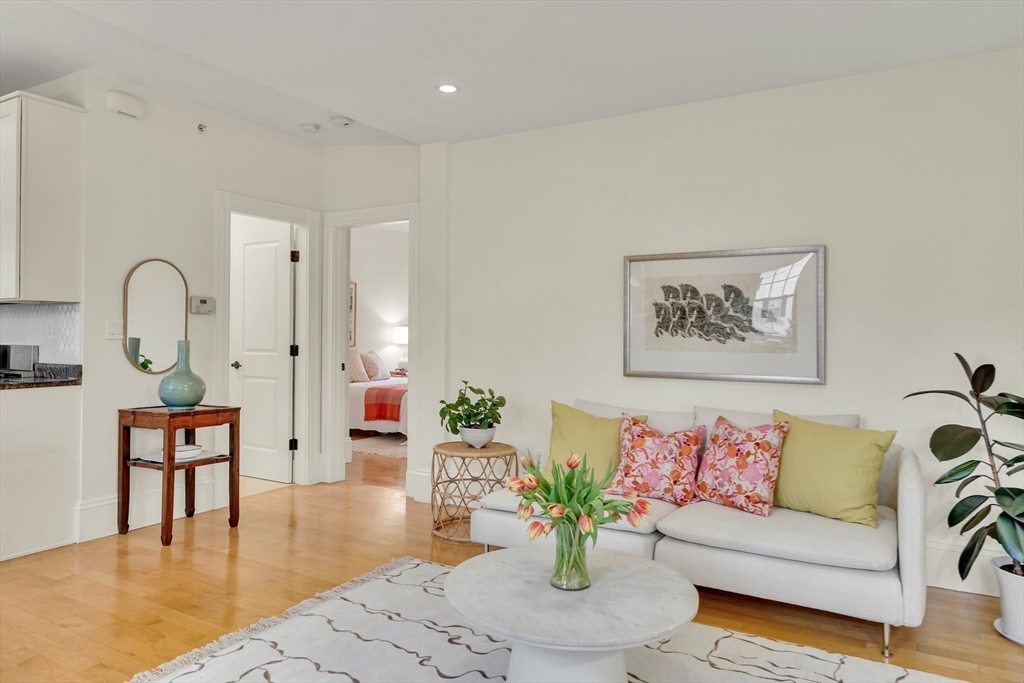 303 Broadway # 1R