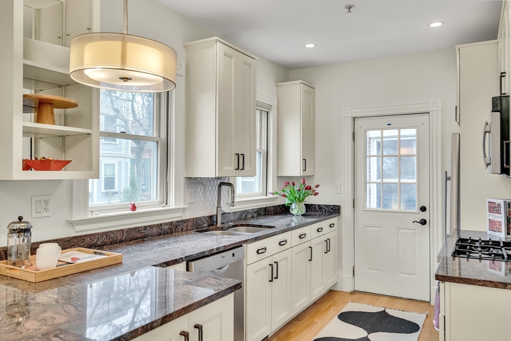 303 Broadway # 1R