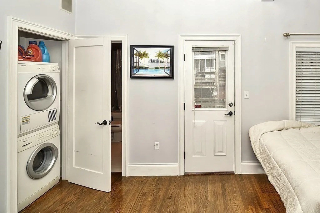 254 Bowen Street # 1