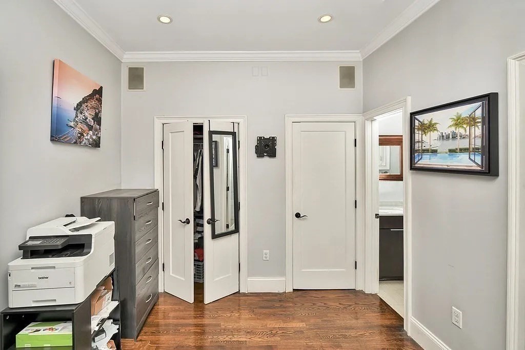 254 Bowen Street # 1