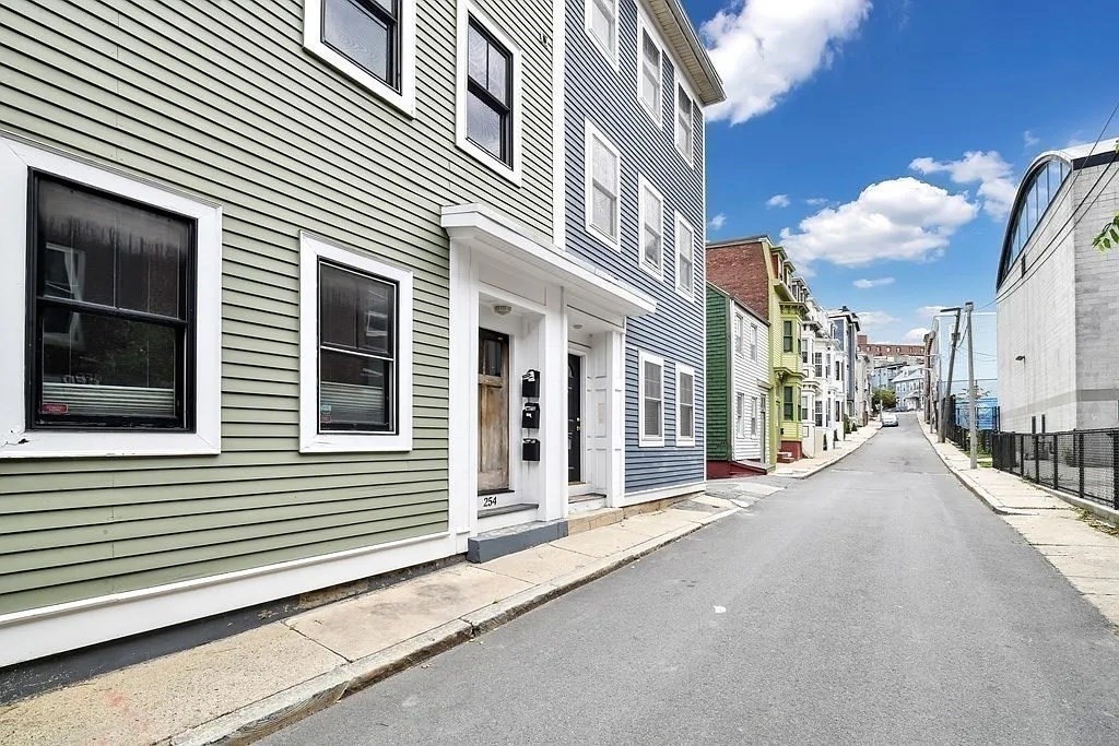 254 Bowen Street # 1