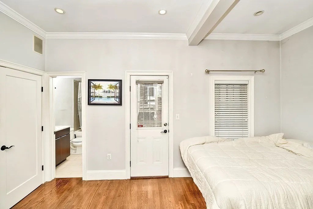 254 Bowen Street # 1