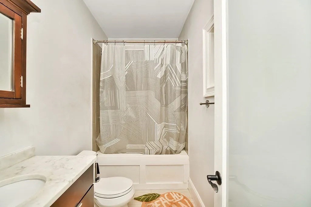 254 Bowen Street # 1