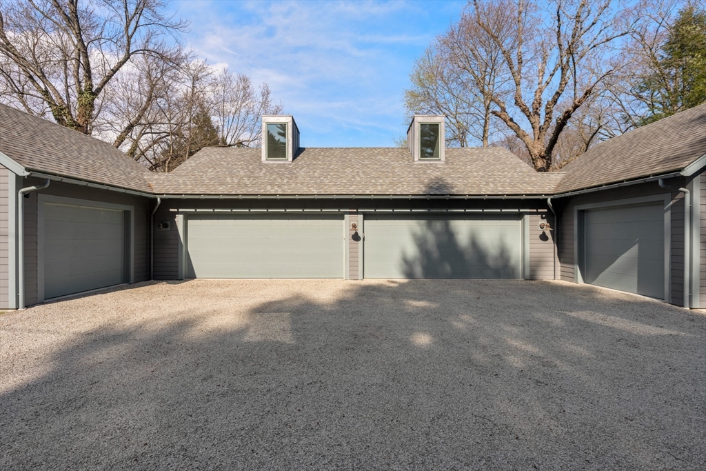 995 Brush Hill Rd