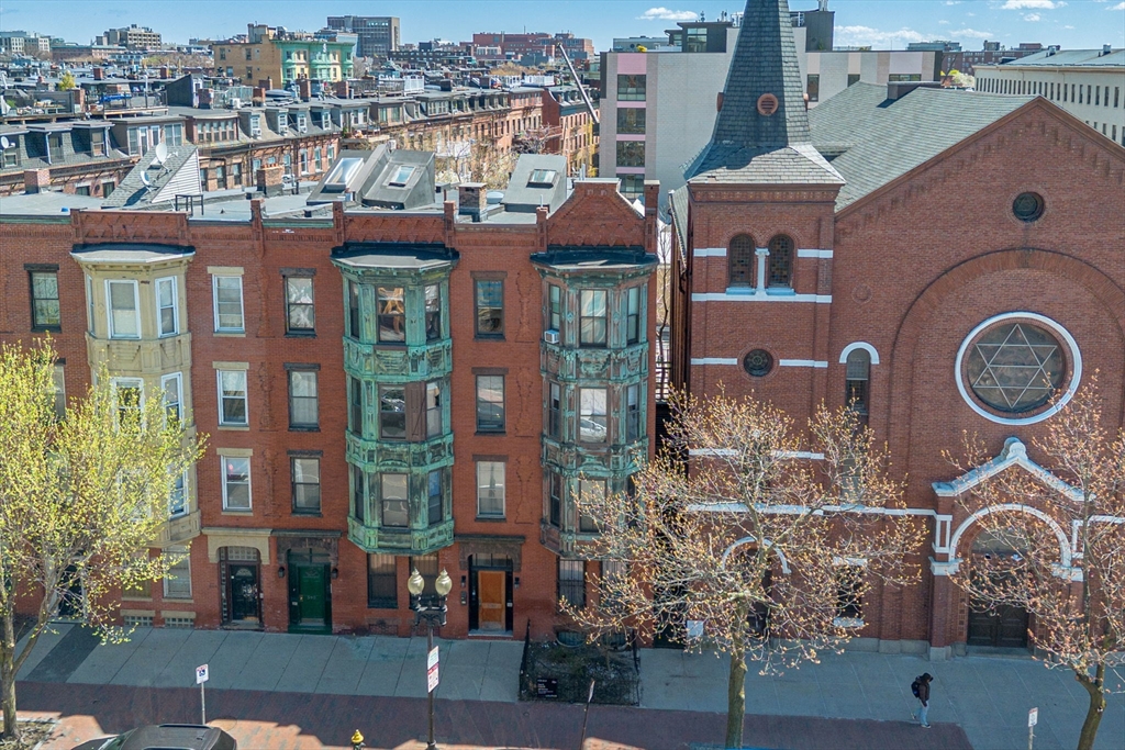 592 Columbus Ave # 3