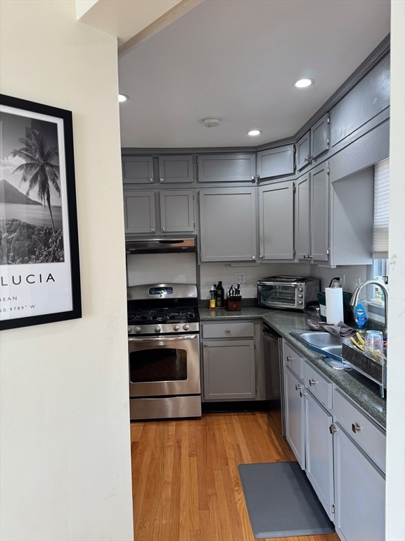 340 Putnam Ave # 2