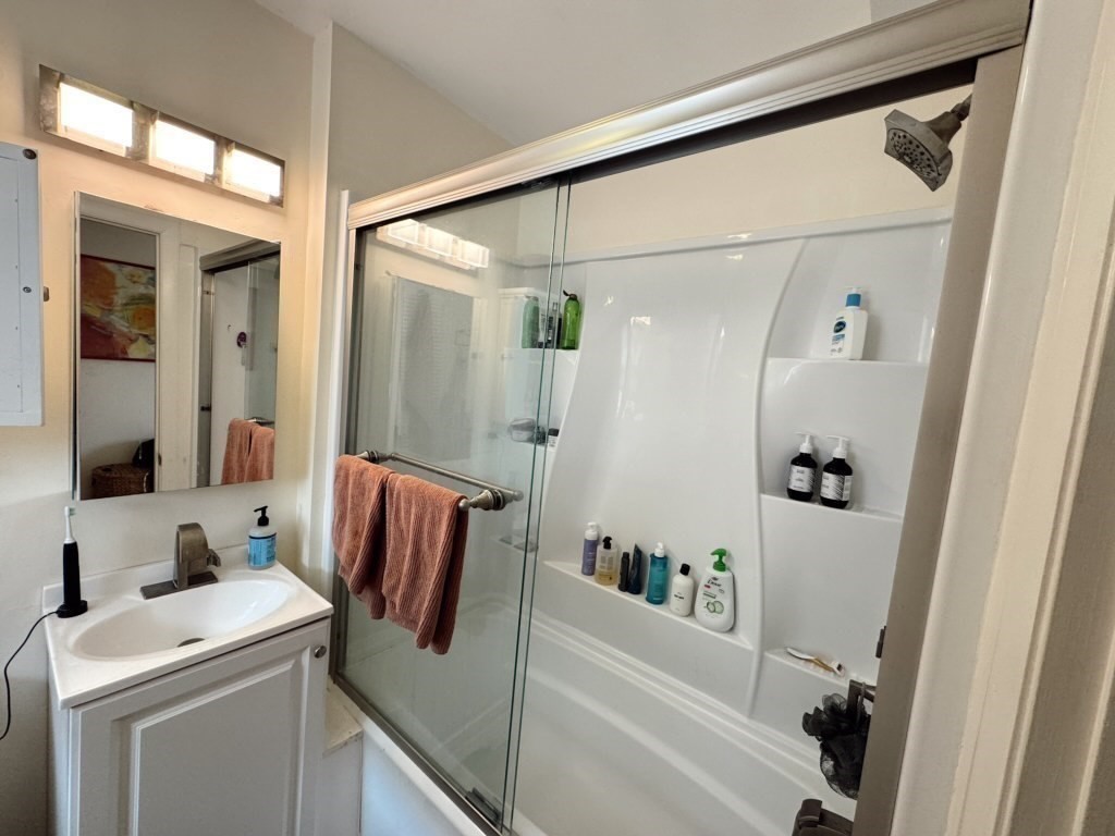 340 Putnam Ave # 2