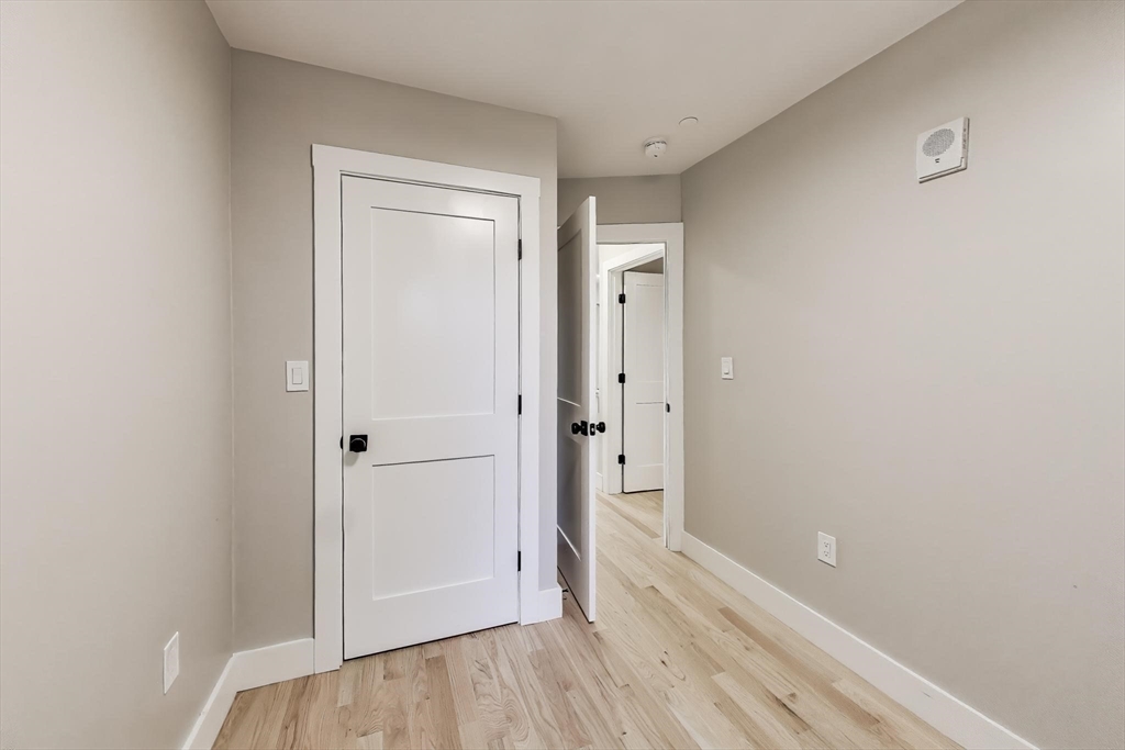 37 Delle Ave # 4