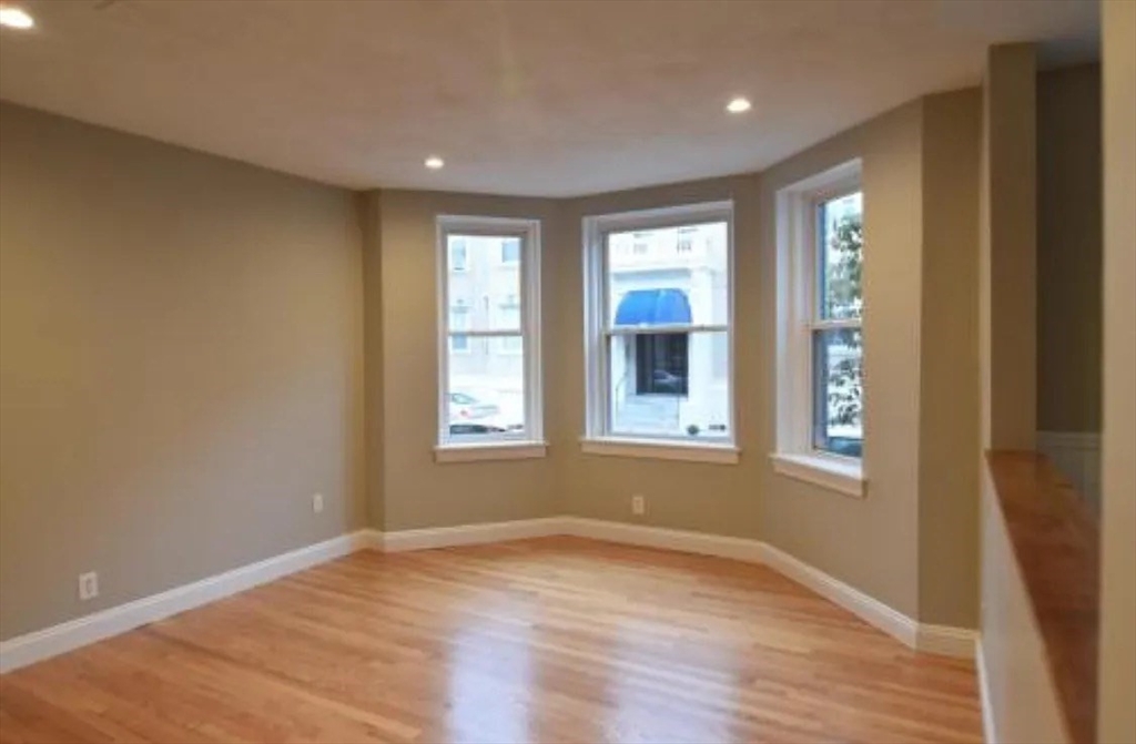 84 Gordon St # 206