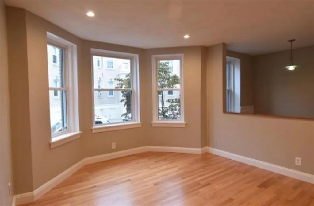 84 Gordon St # 206