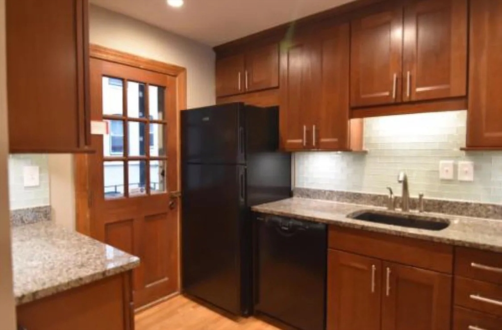 84 Gordon St # 206