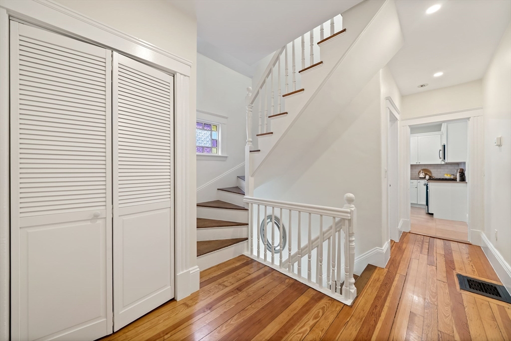 17 Belmont St