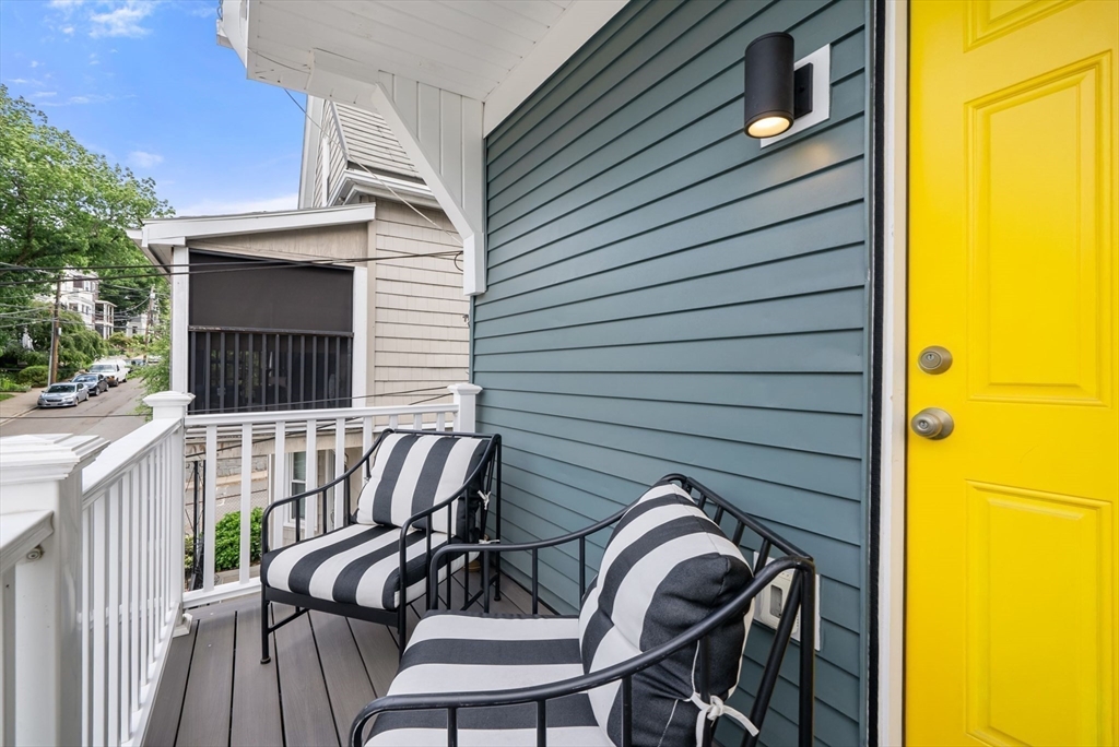 17 Belmont St