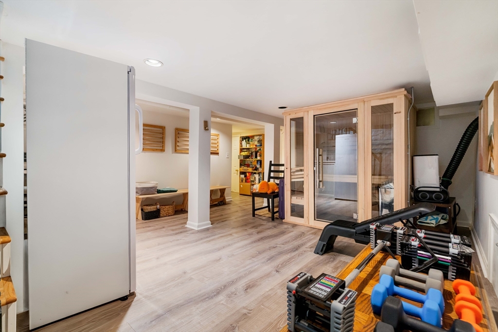 26 Elmwood Ave