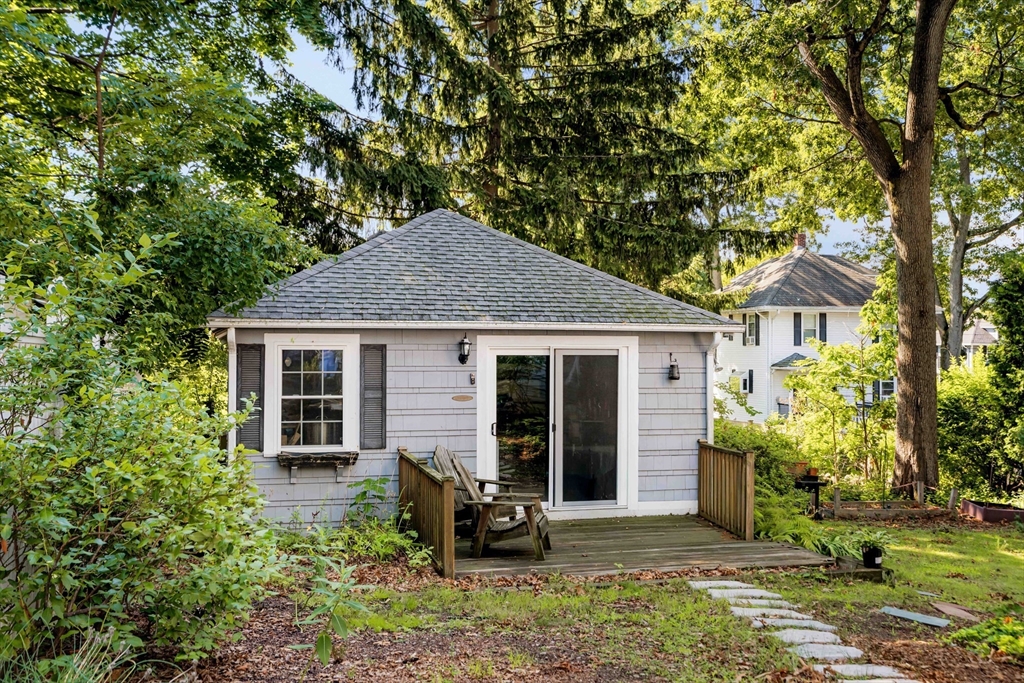 26 Elmwood Ave