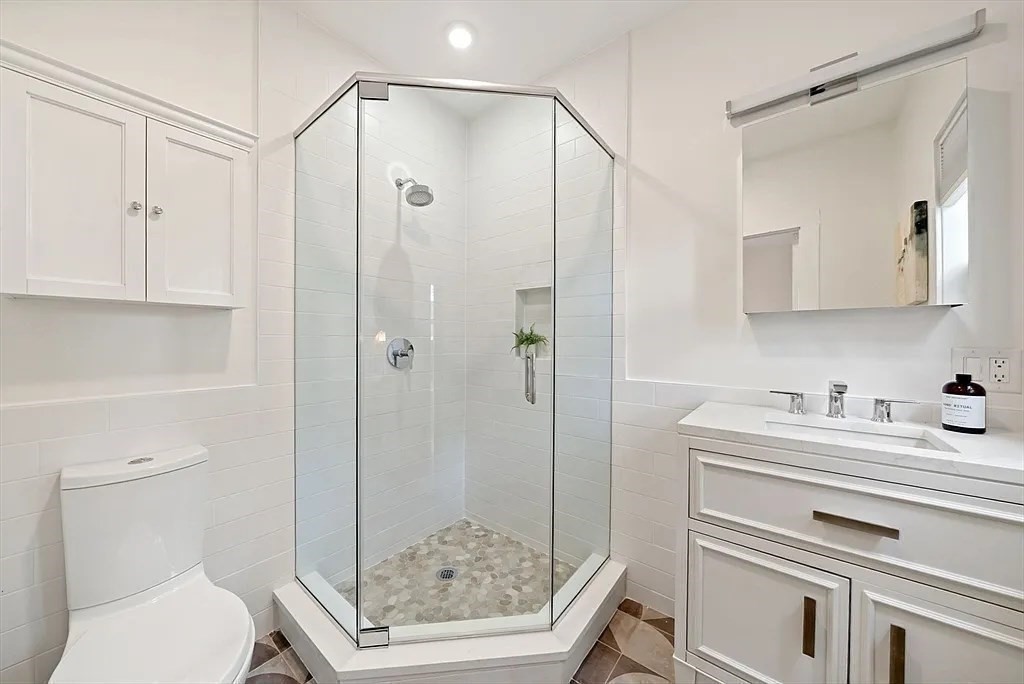 17 Belmont St # 1