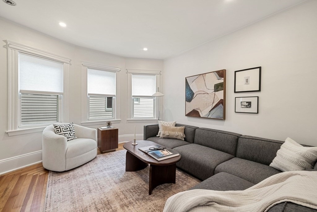 17 Belmont St # 1