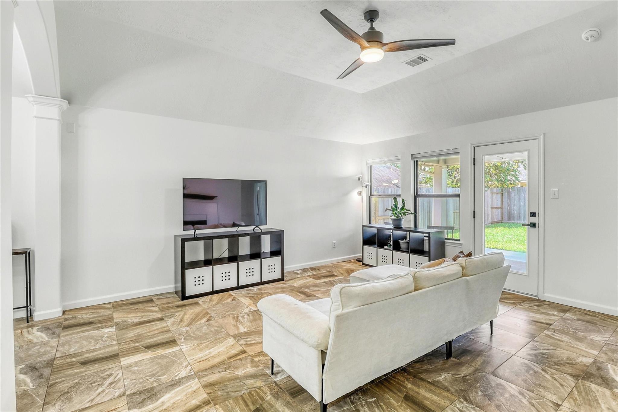 6015 Wildbriar Lane