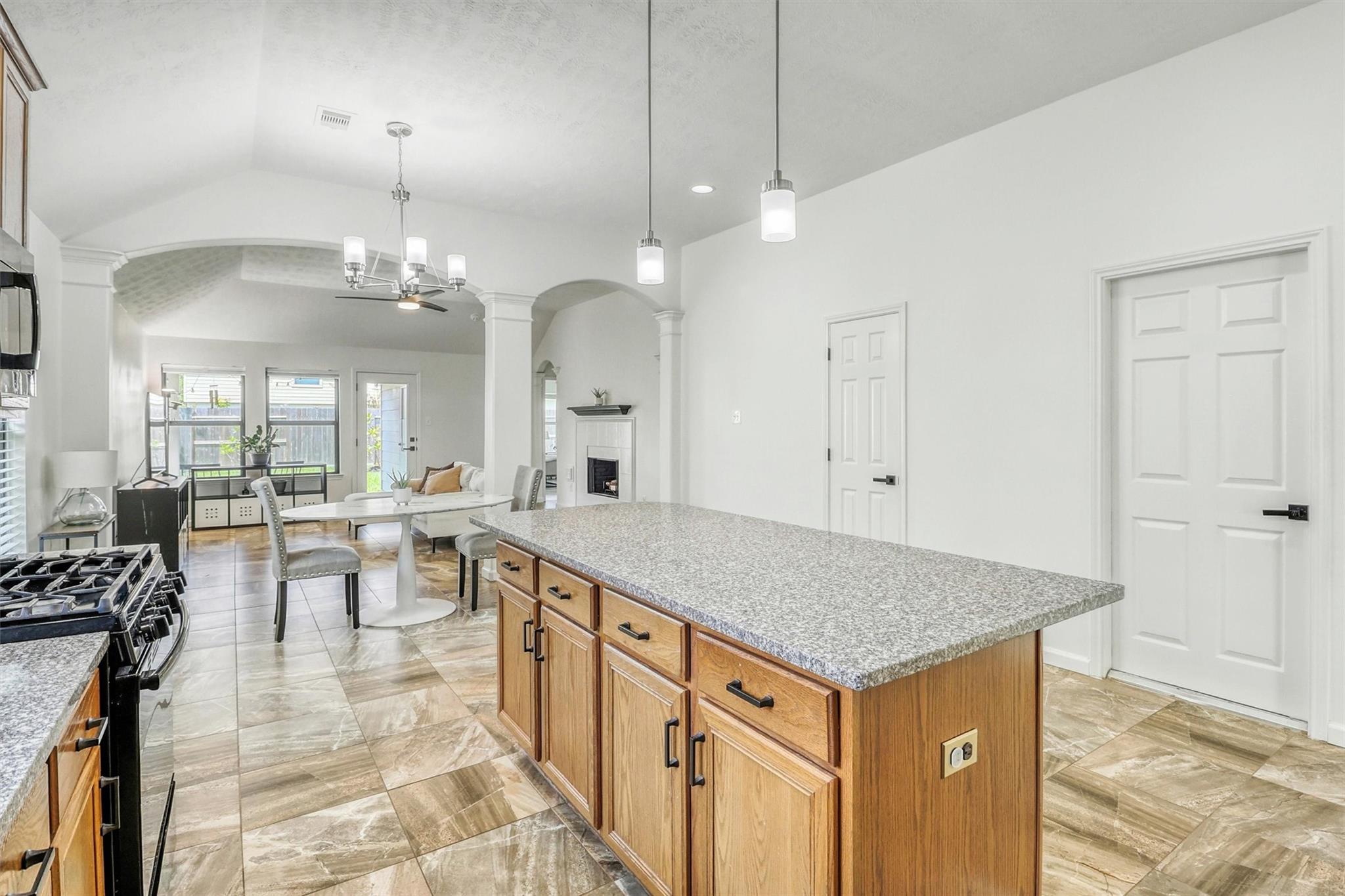 6015 Wildbriar Lane
