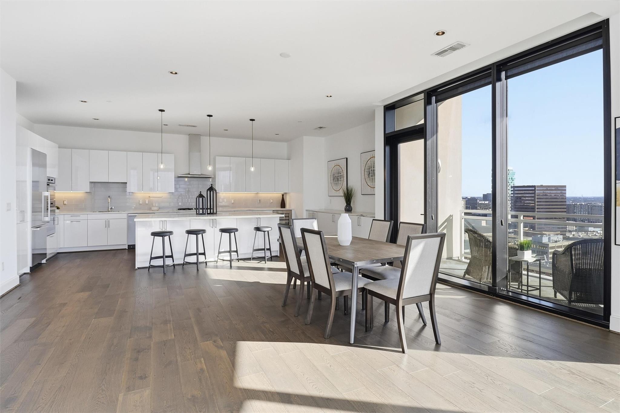 1409 Post Oak Boulevard # 2004