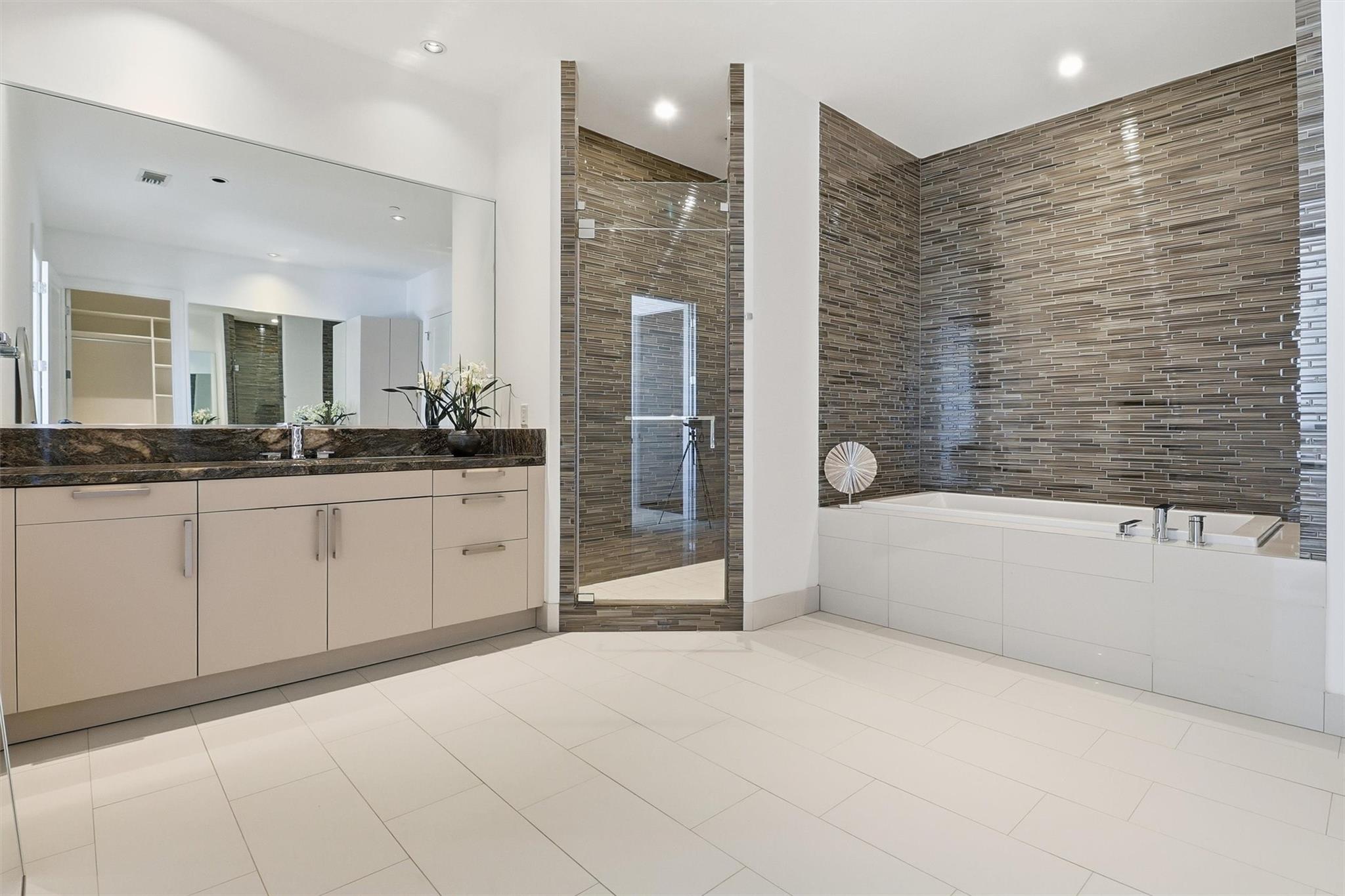 1409 Post Oak Boulevard # 2004