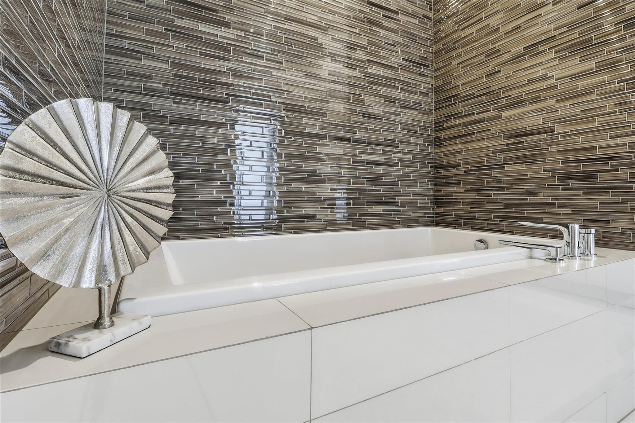 1409 Post Oak Boulevard # 2004