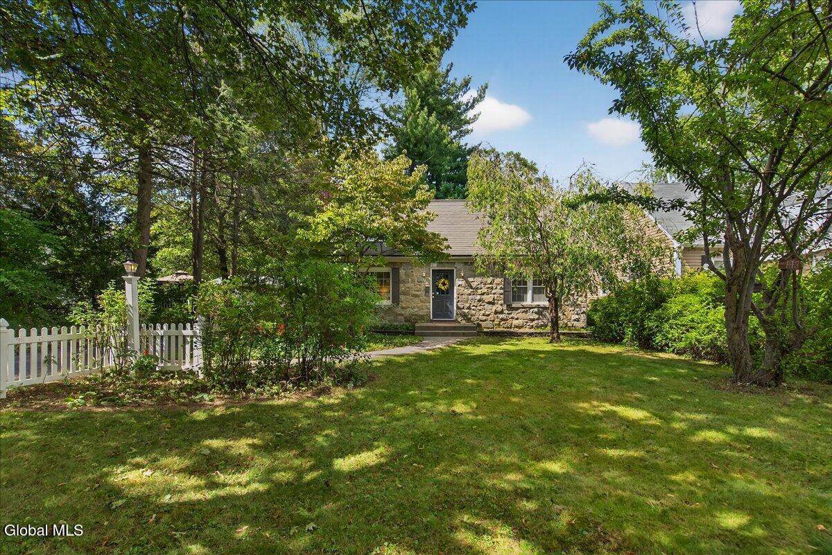 2209 Niskayuna Drive