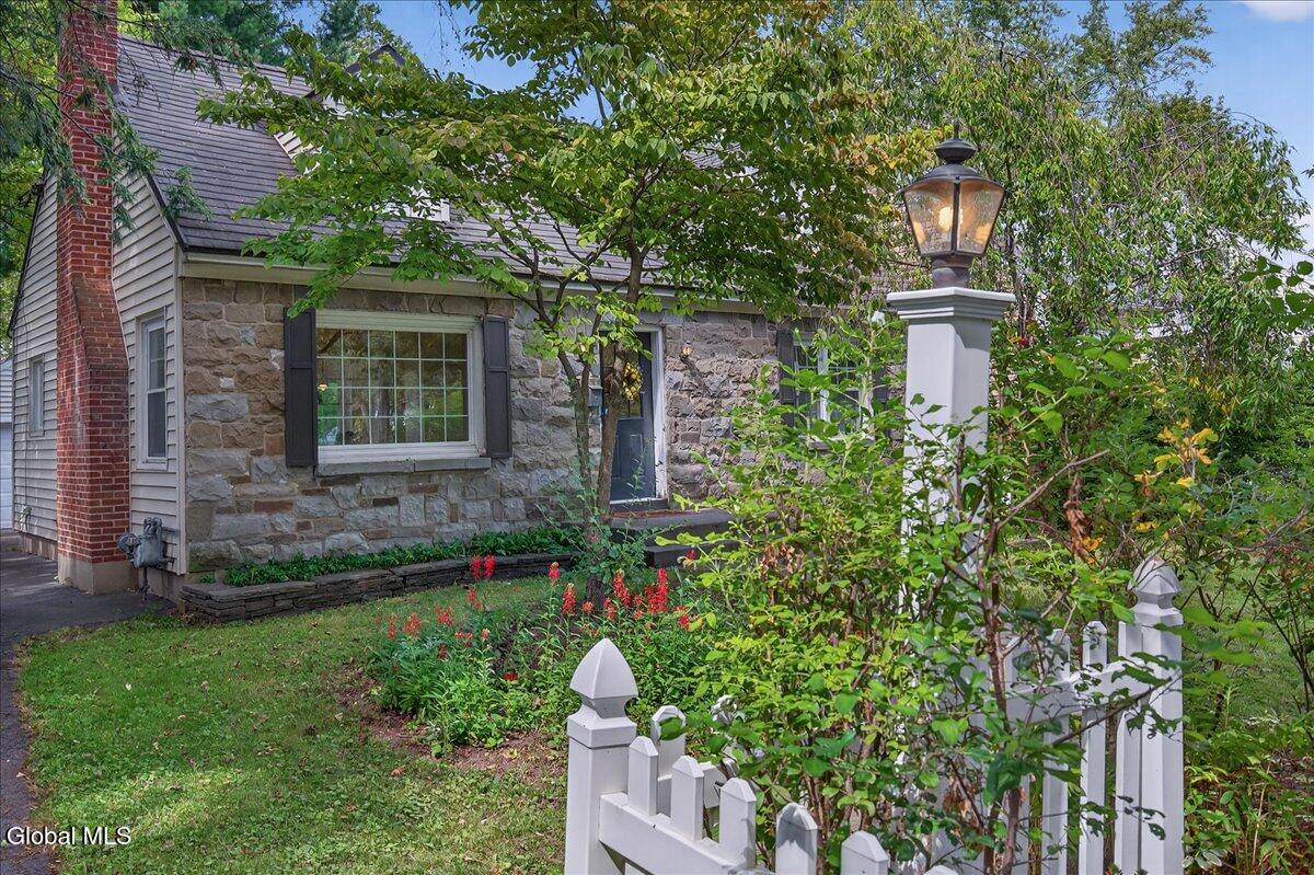 2209 Niskayuna Drive