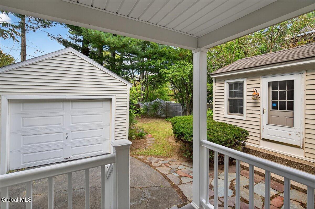 2209 Niskayuna Drive