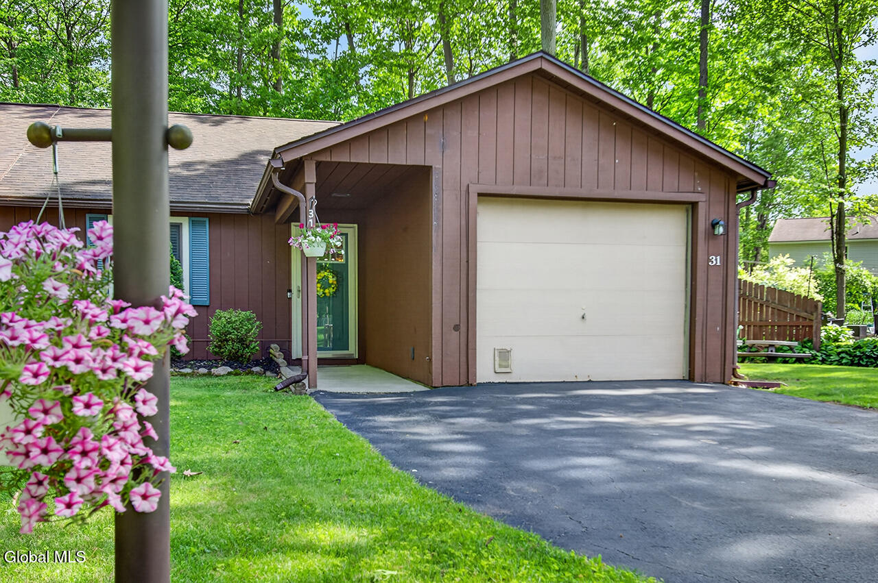 31 Glenbrook Drive