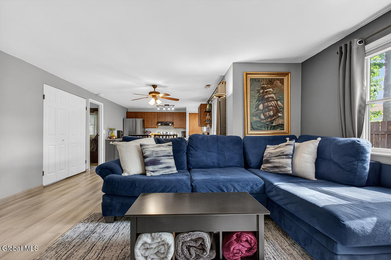 31 Glenbrook Drive