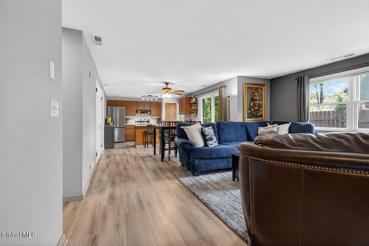 31 Glenbrook Drive