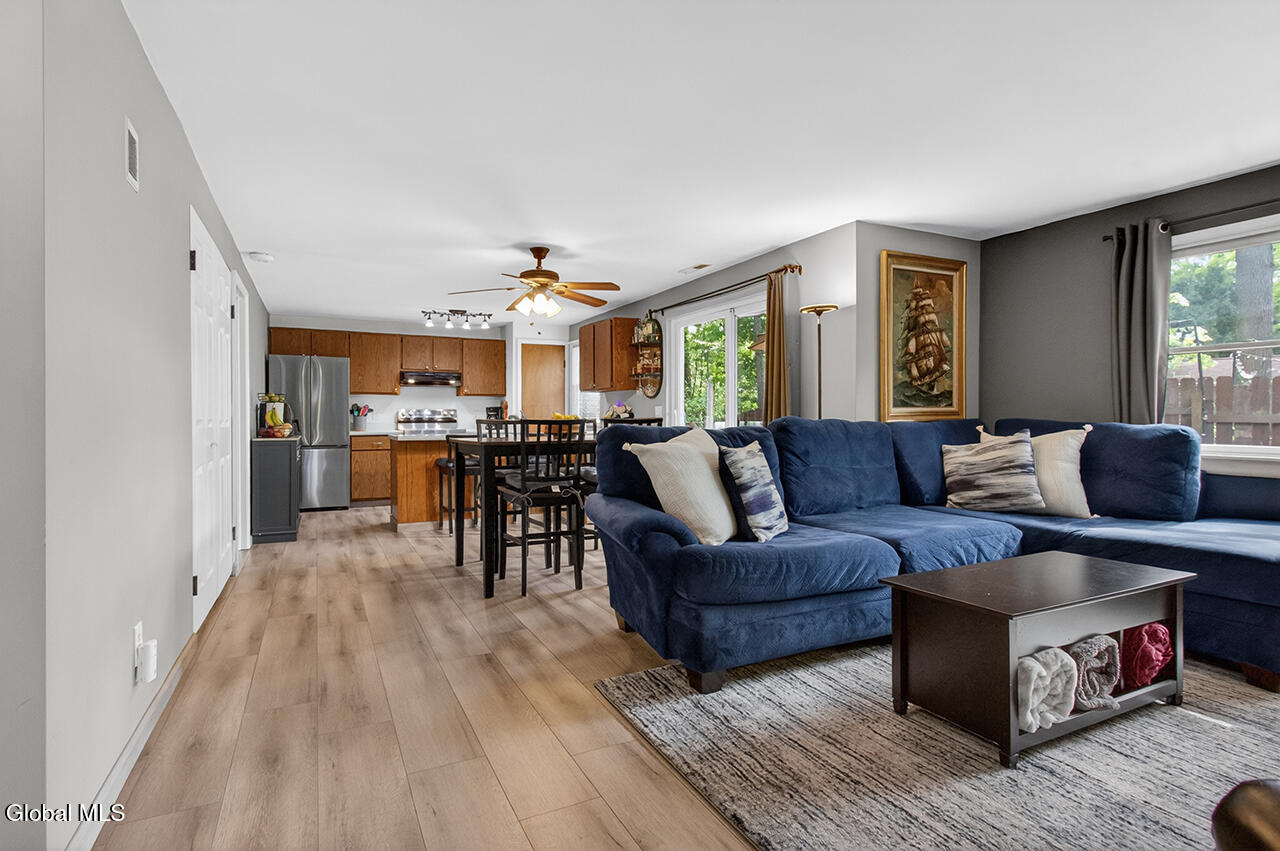 31 Glenbrook Drive