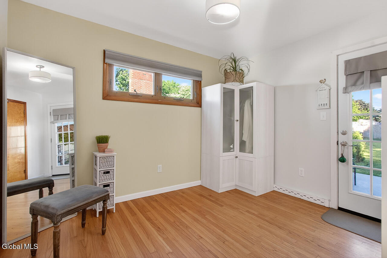 28 Smith Avenue