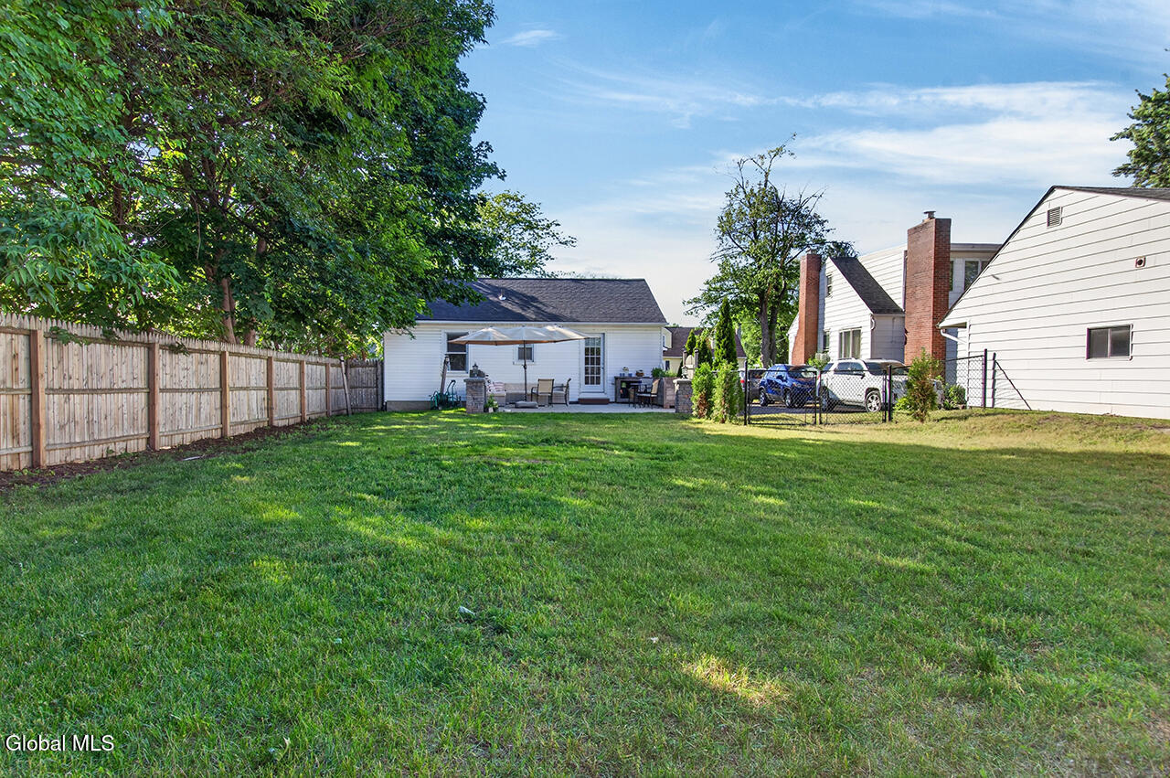 28 Smith Avenue