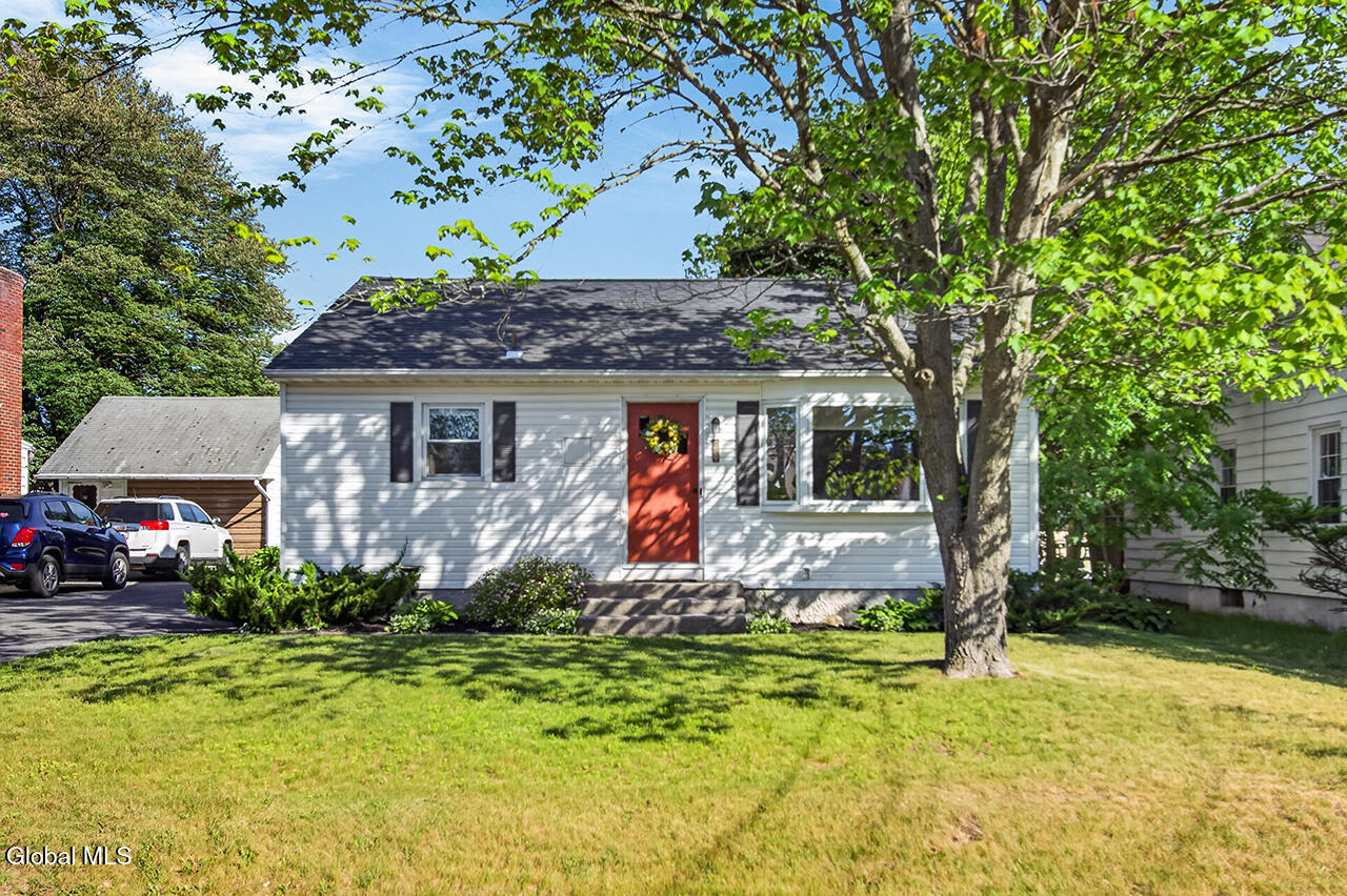 28 Smith Avenue