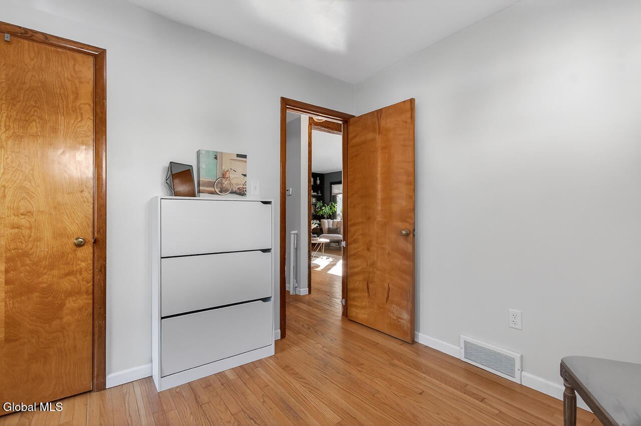 28 Smith Avenue
