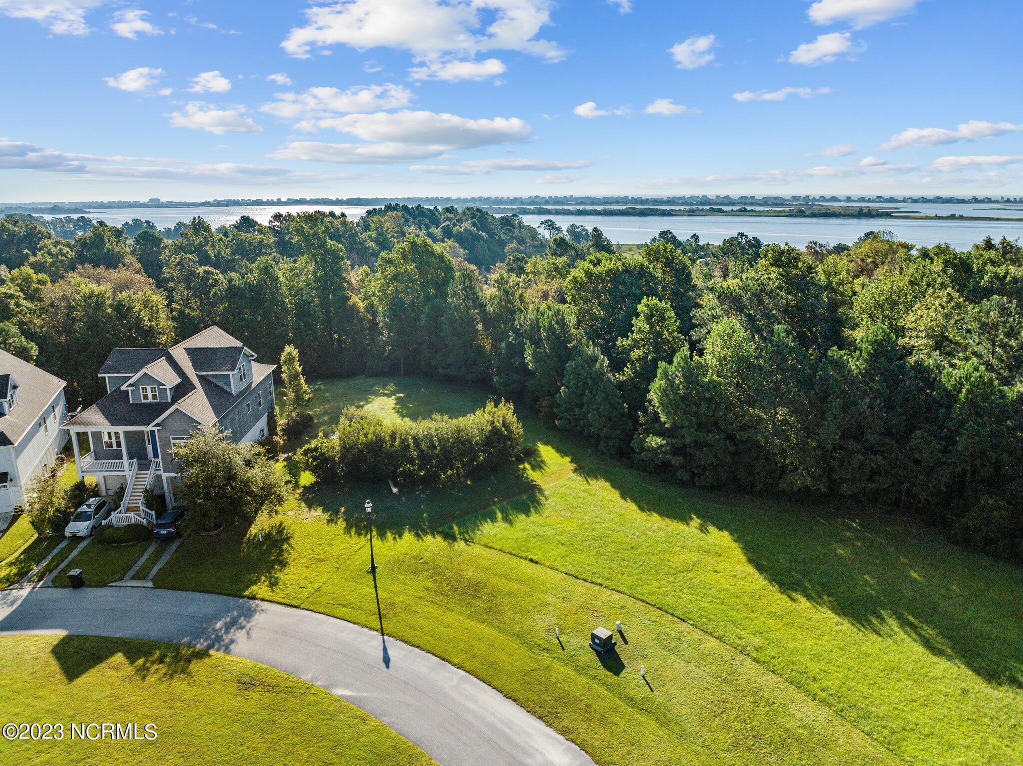 828 130 Lake Willow Way