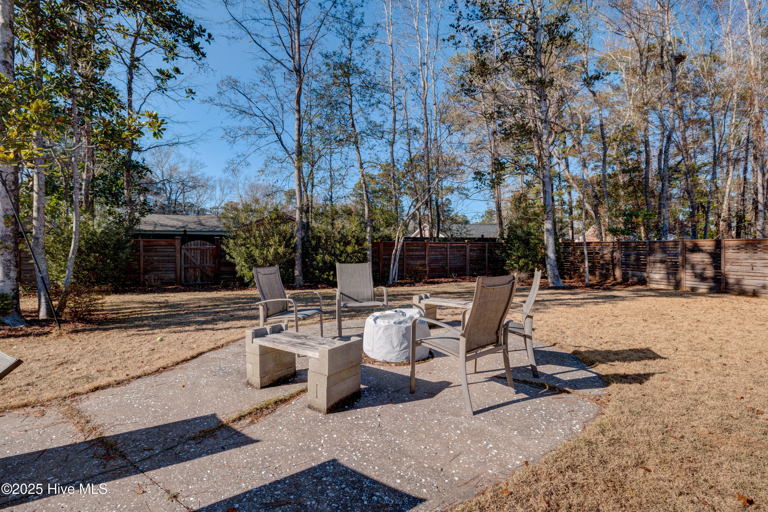 420 E Blackbeard Road