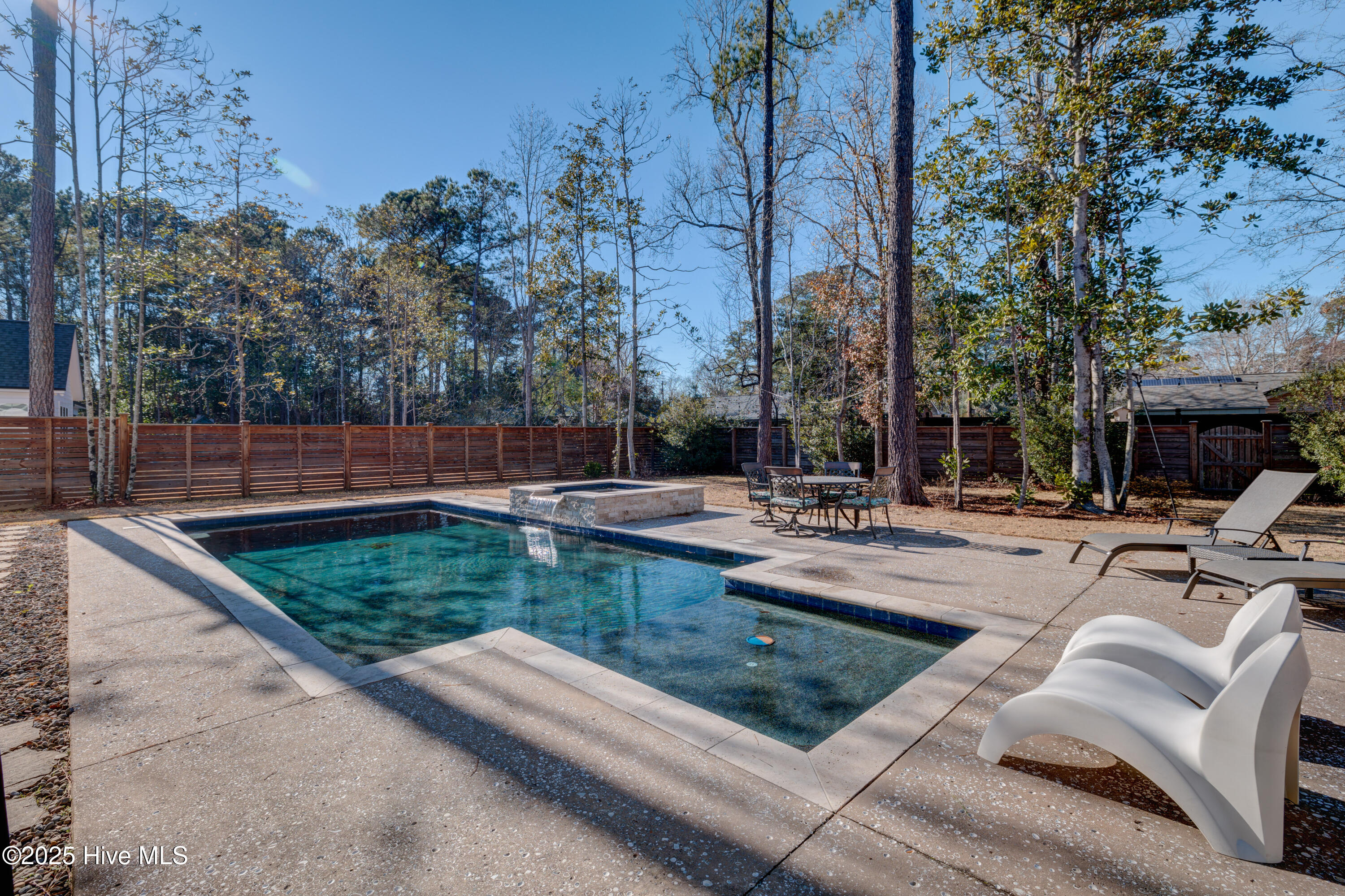 420 E Blackbeard Road