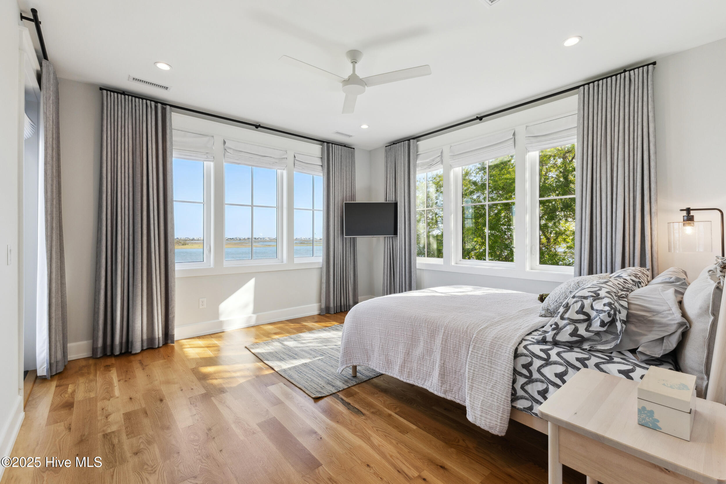 263 Harbour Village Drive