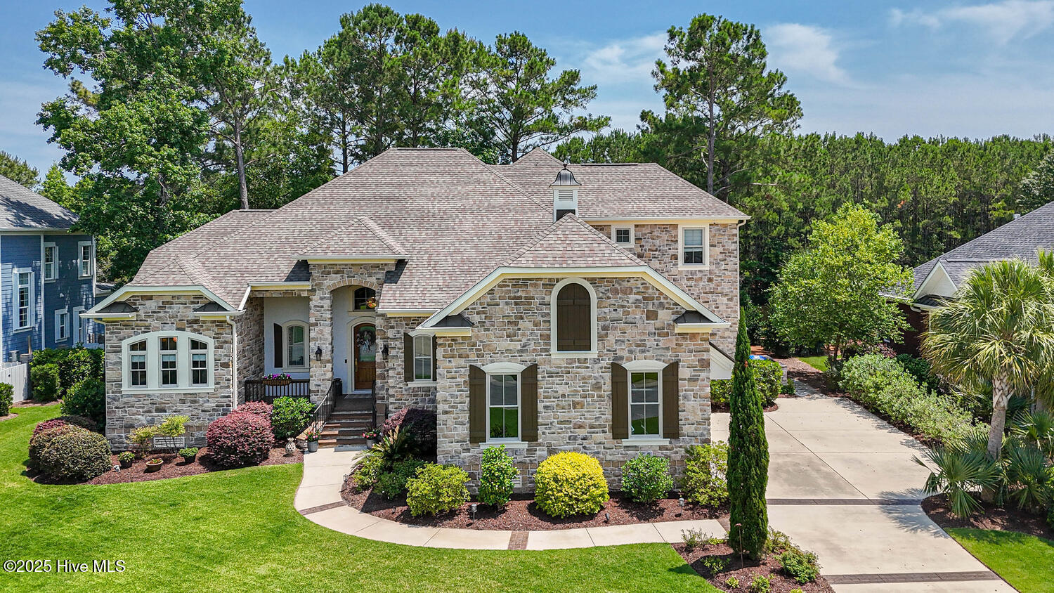 558 Westchester Place SW