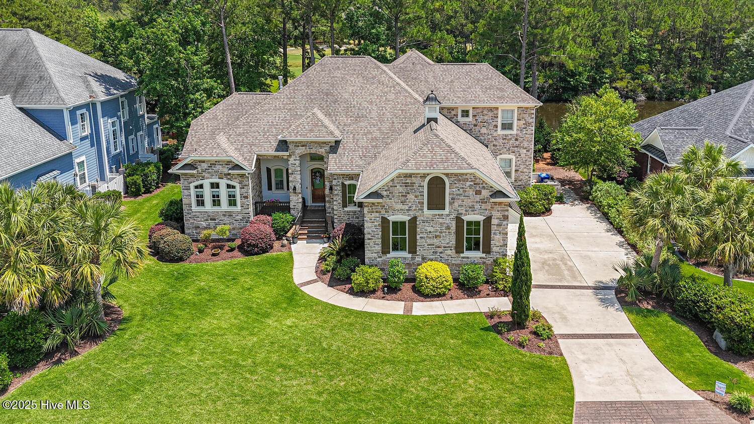 558 Westchester Place SW