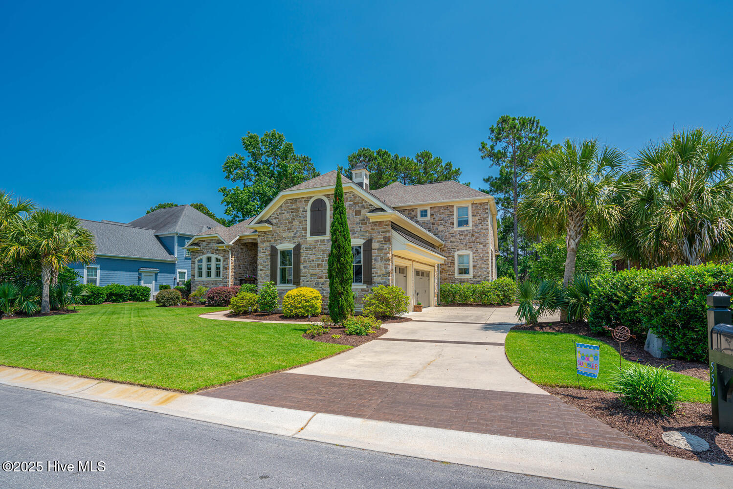 558 Westchester Place SW