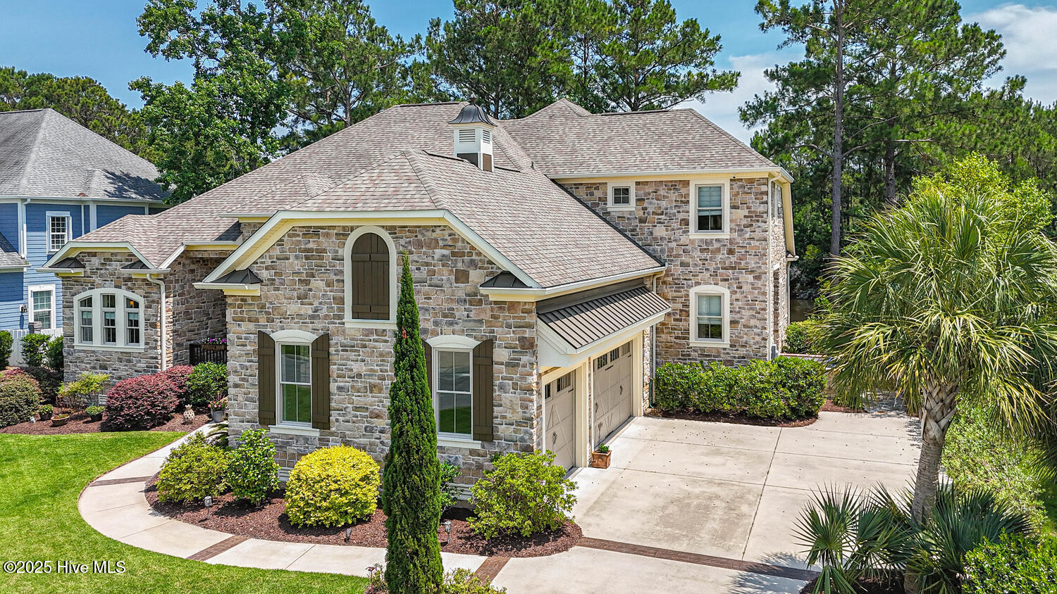 558 Westchester Place SW