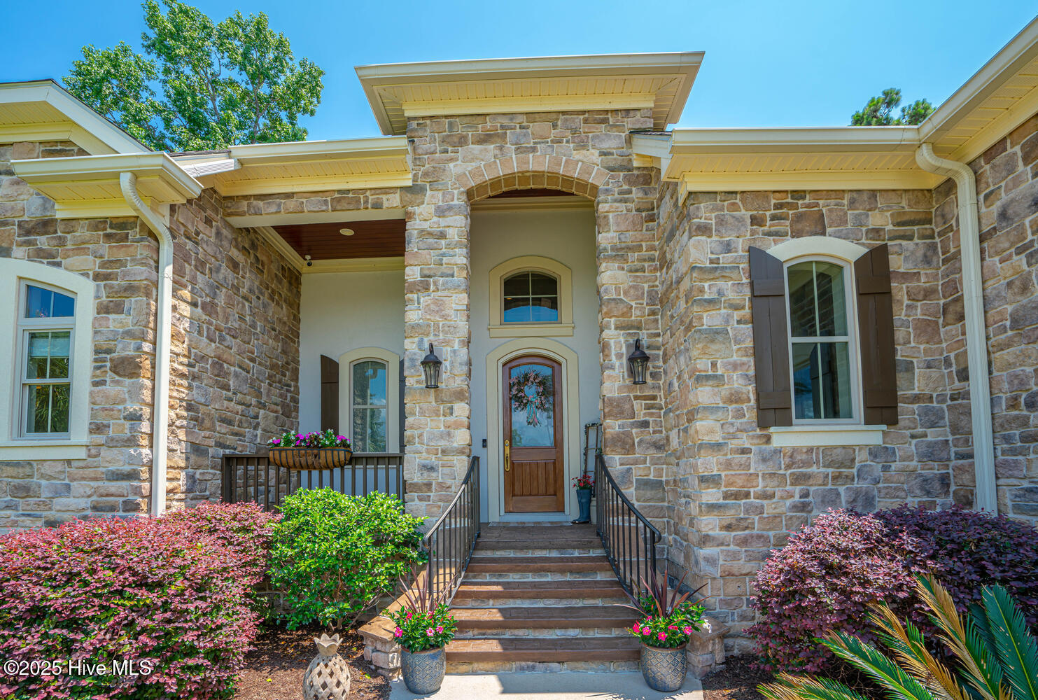 558 Westchester Place SW