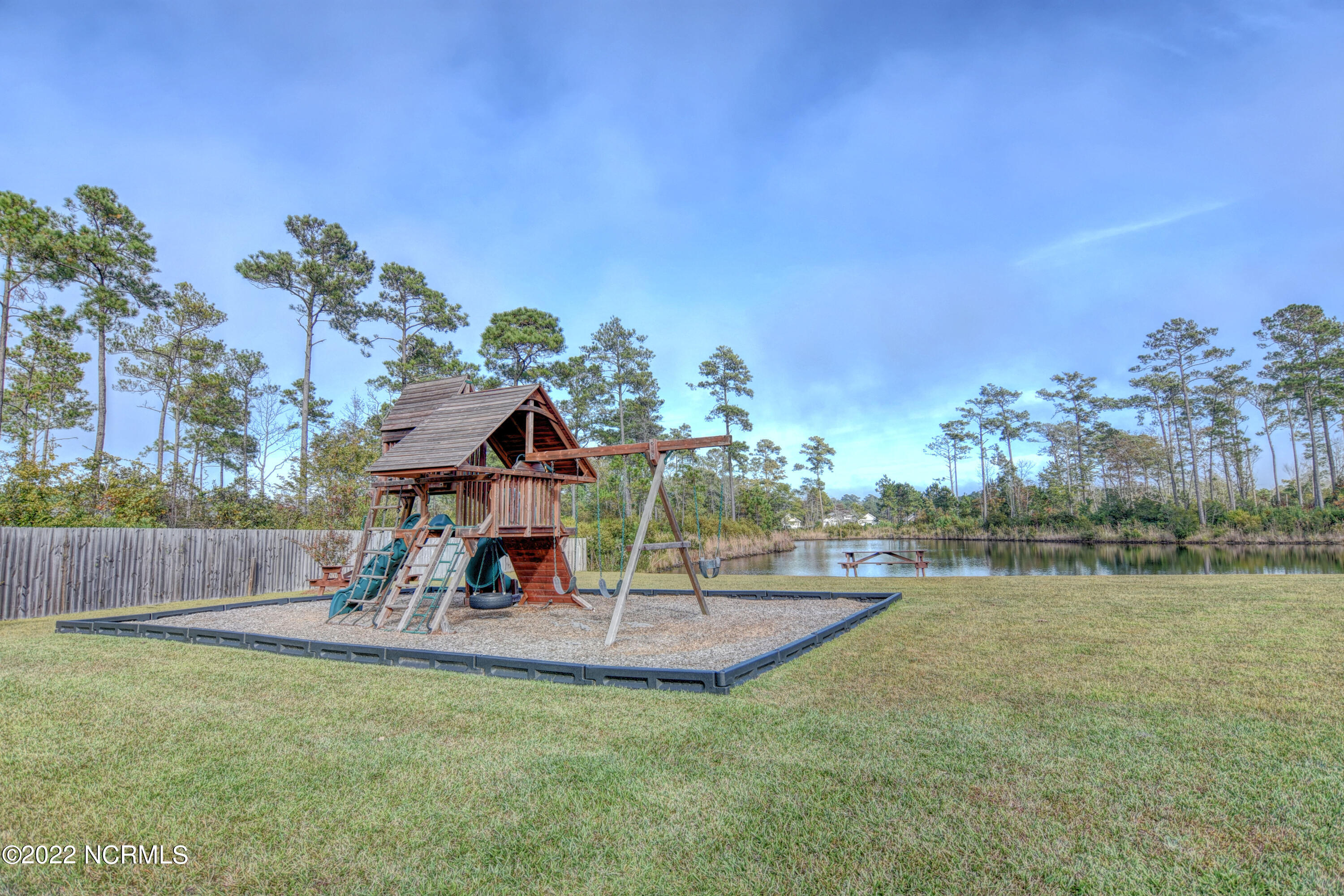327 111 Landon Lane