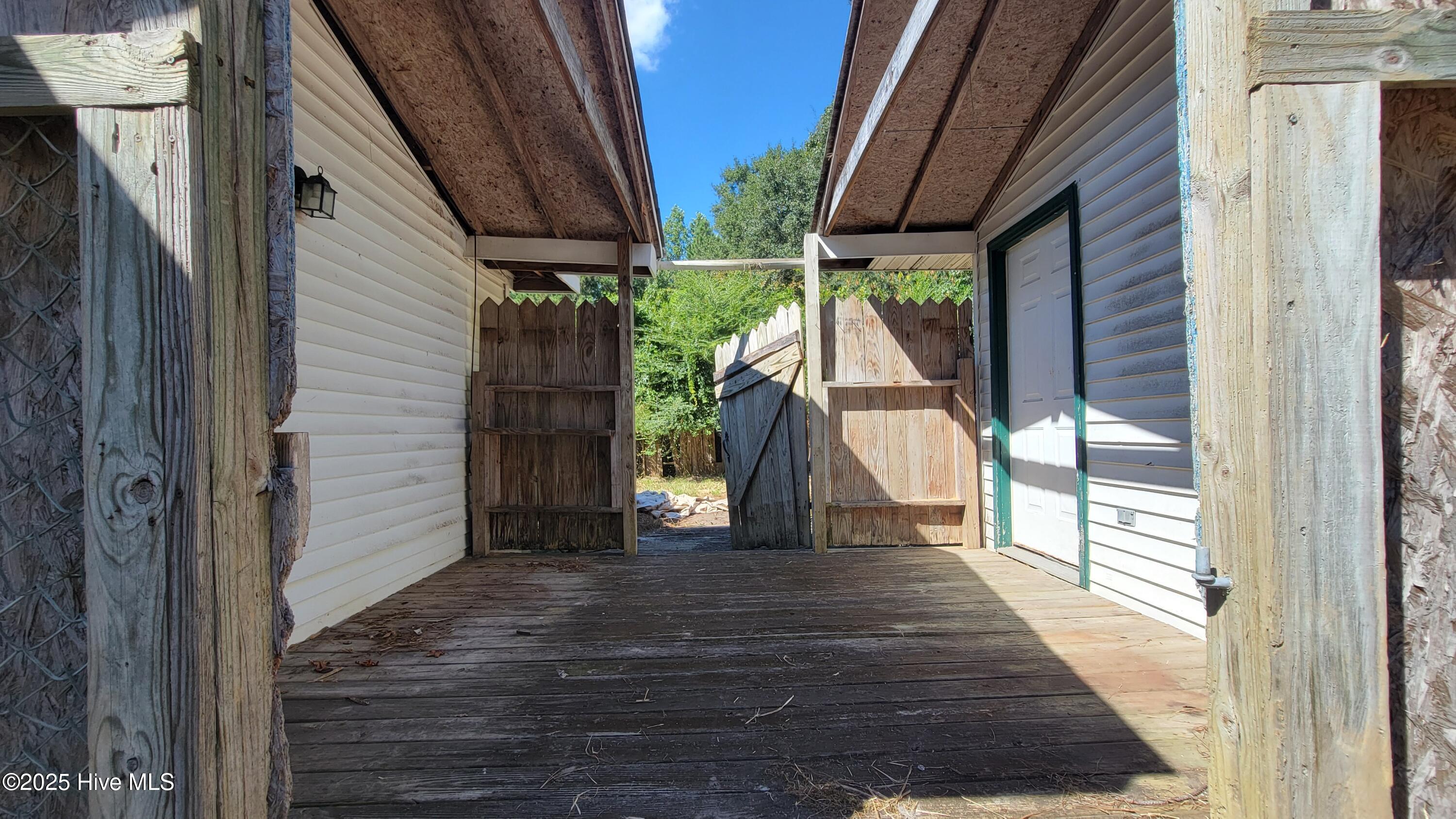 1253 E Davis Road