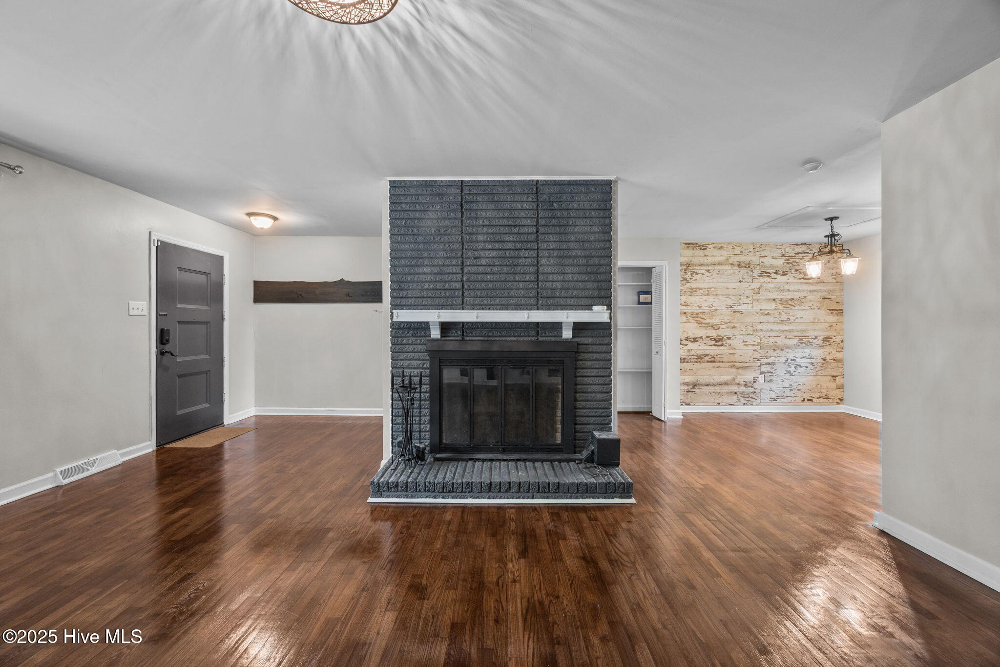 106 Lindsey Drive